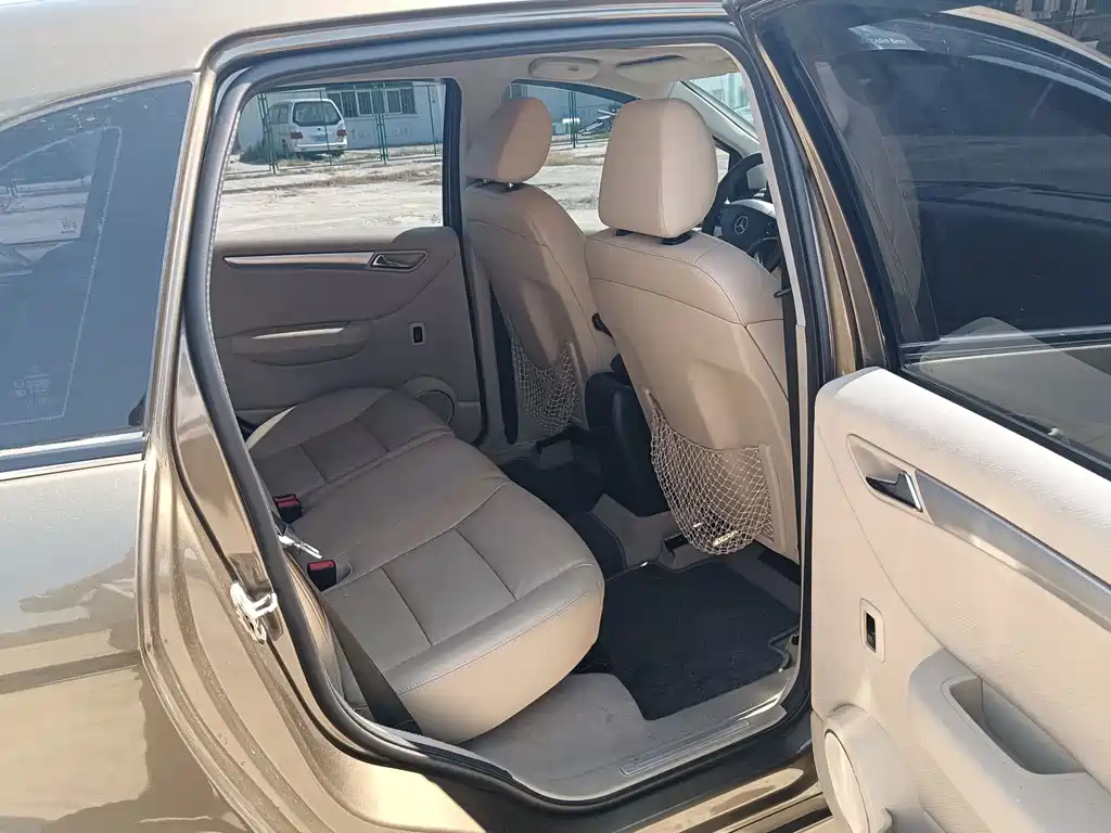 Mercedes-Benz B-Class — миниатюра 9