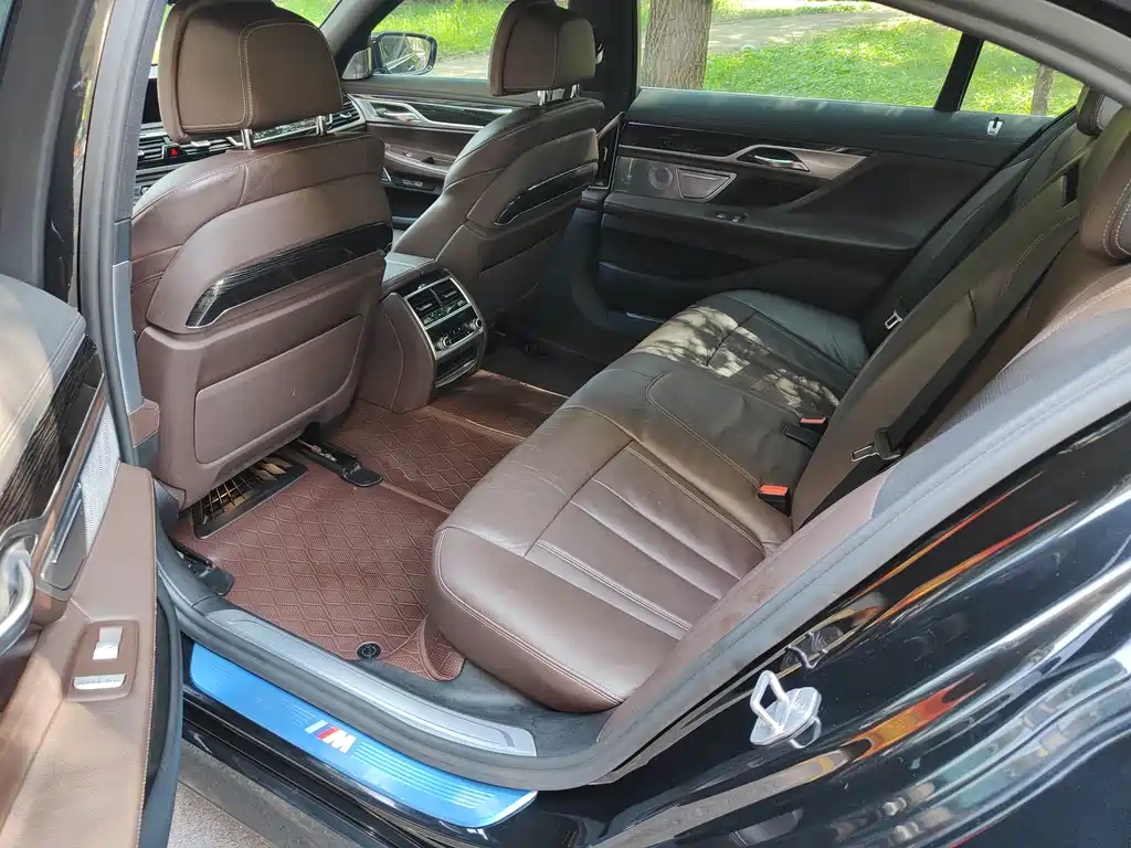 BMW 7 Series 7 2018 730Li Lead