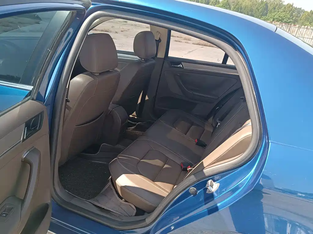 Volkswagen Bora — миниатюра 8