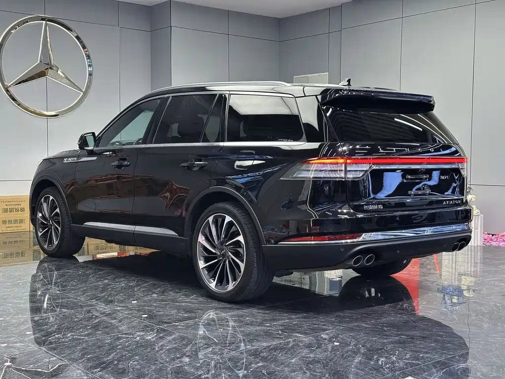Lincoln Aviator — миниатюра 9