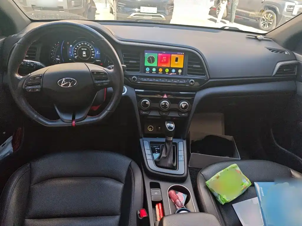 Hyundai Elantra — миниатюра 5