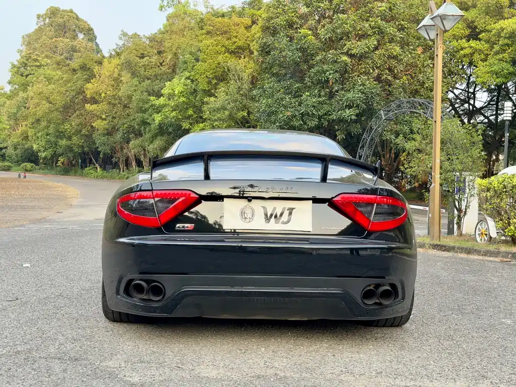 Maserati GranTurismo — миниатюра 5