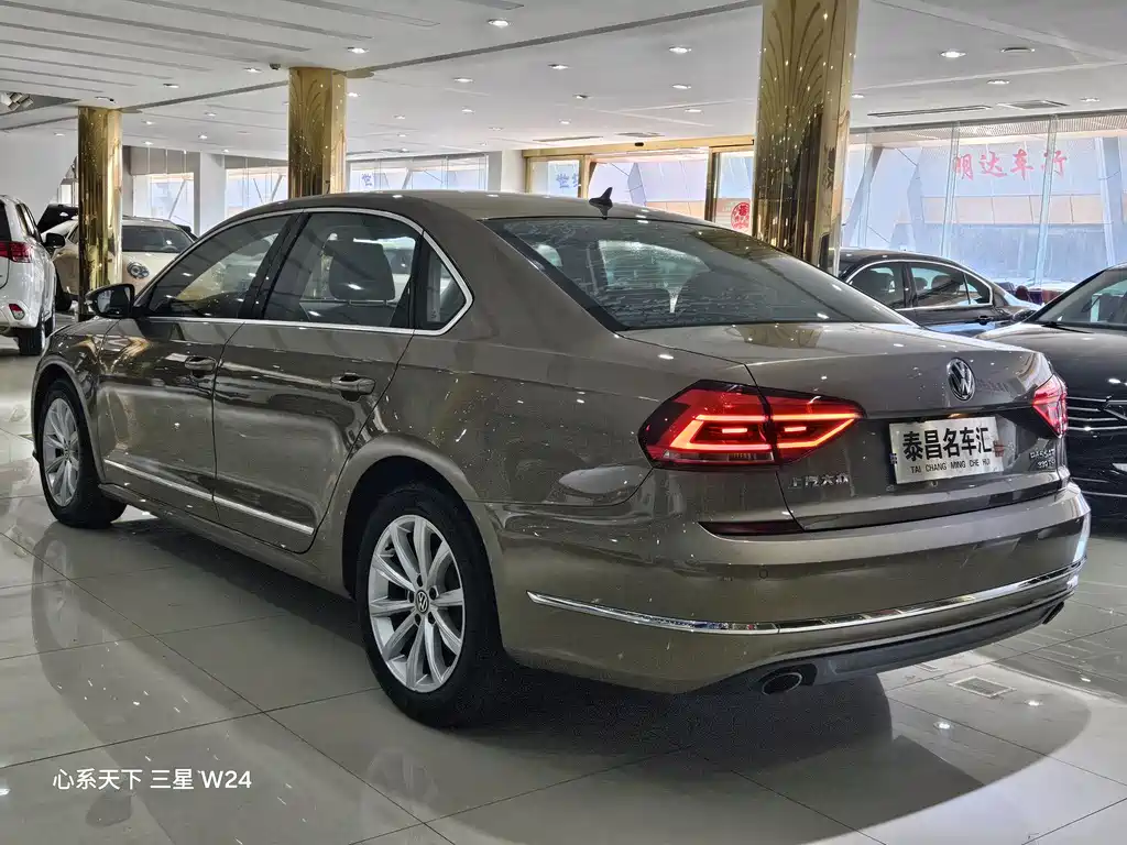 VOLKSWAGEN PASSAT