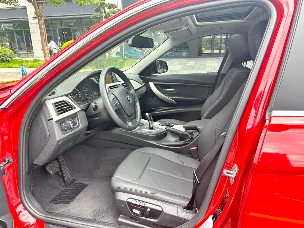 BMW 3 Series — миниатюра 4