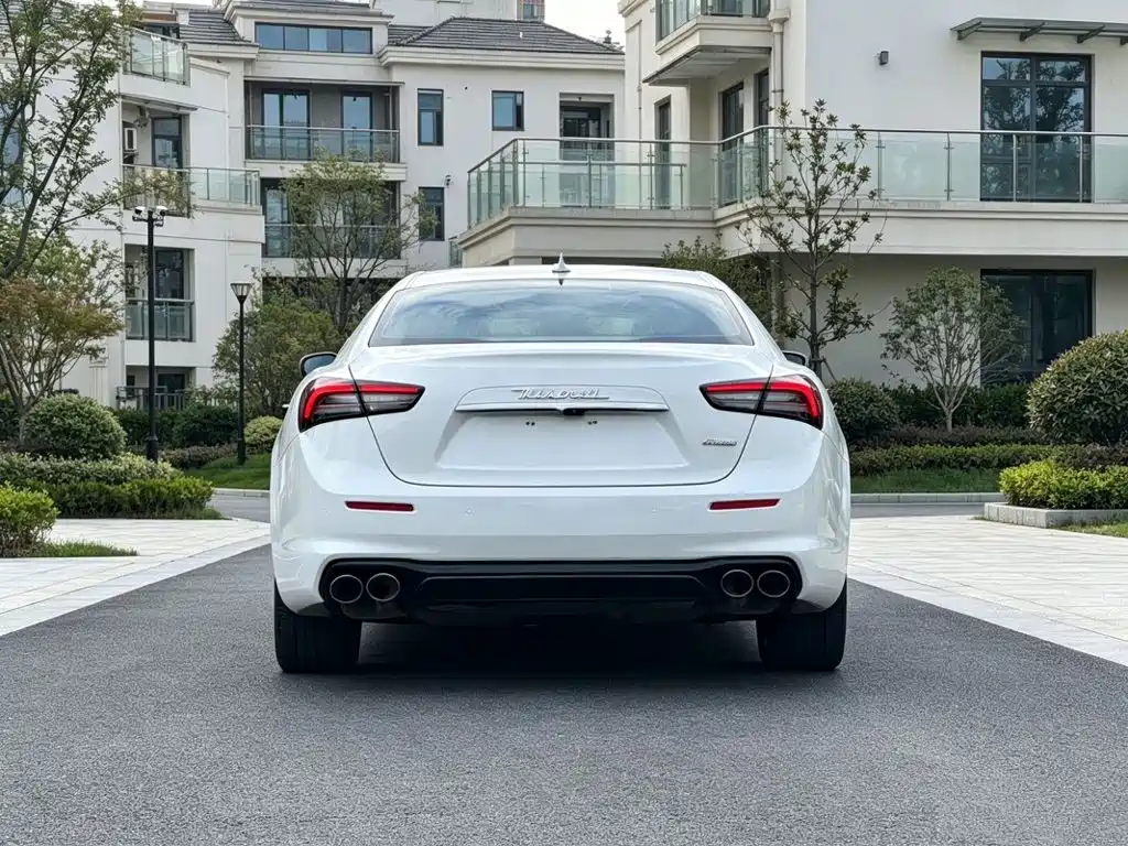Maserati Ghibli — миниатюра 8