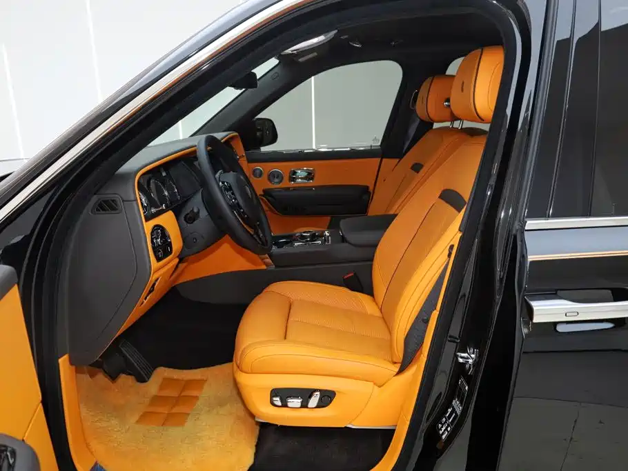 Rolls-Royce Cullinan — миниатюра 21