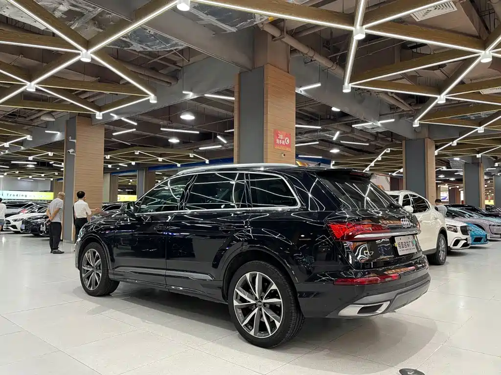 Audi Q7 — миниатюра 12