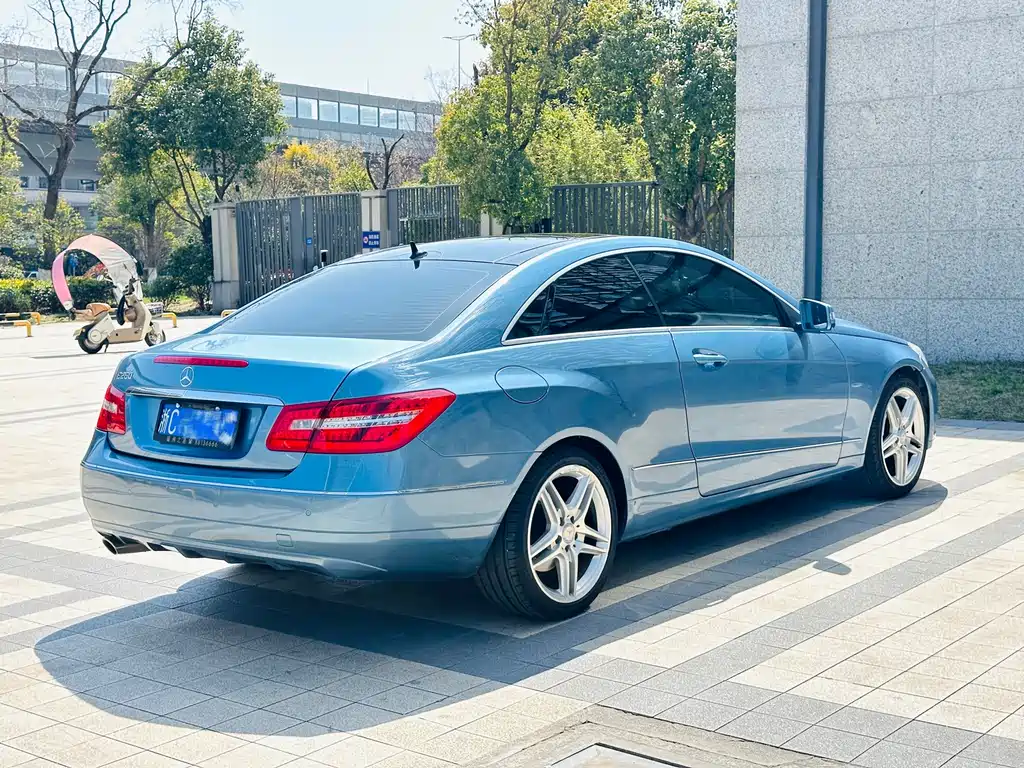 Mercedes-Benz E-Class (Import) — миниатюра 16