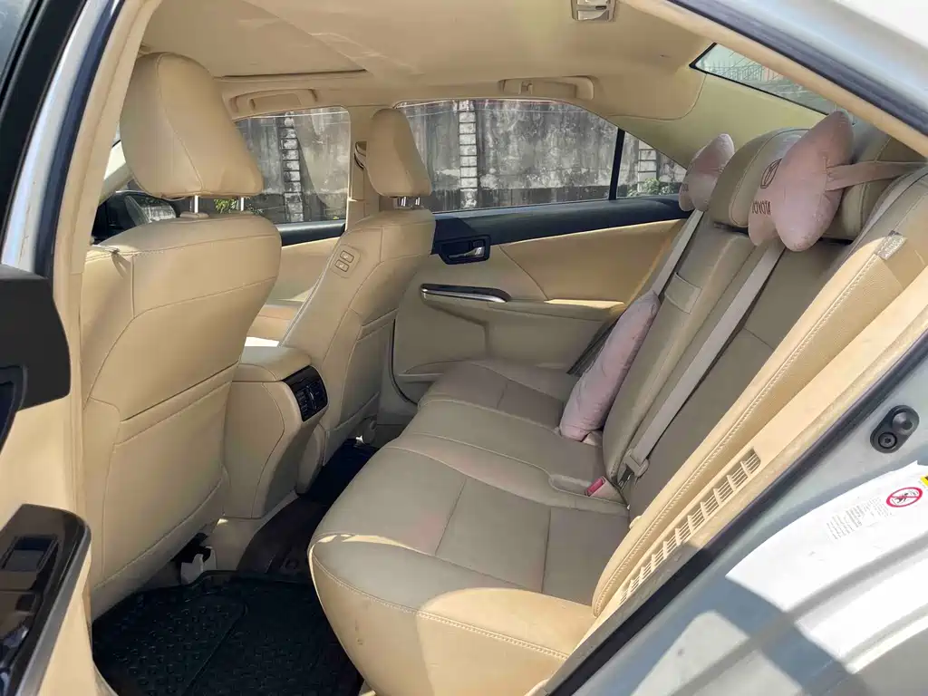 Toyota Camry — миниатюра 4