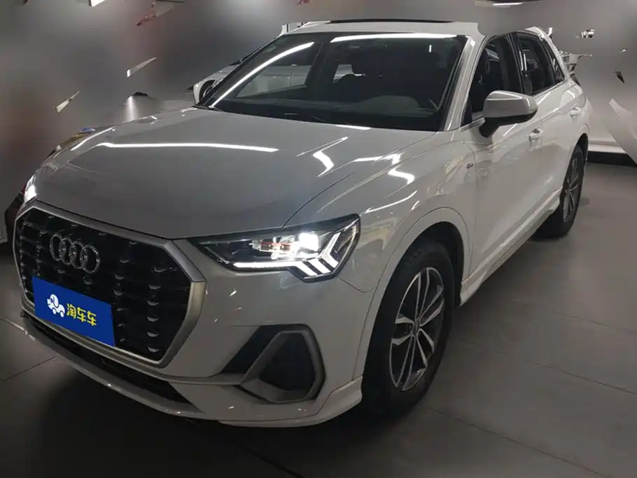 Купить Audi Q3