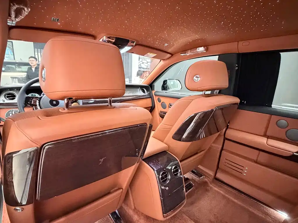Rolls-Royce Phantom — миниатюра 7