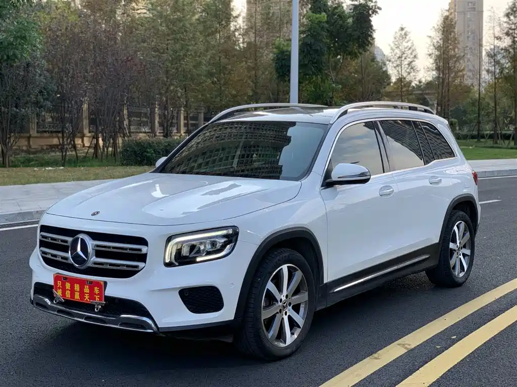 MERCEDES-BENZ GLB