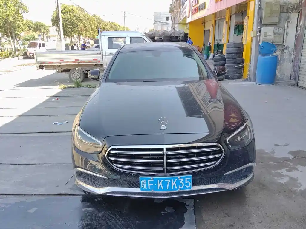 Mercedes-Benz E-Class — миниатюра 2