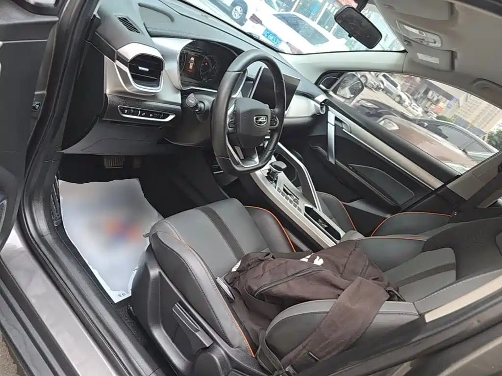 Geely Binyue — миниатюра 15