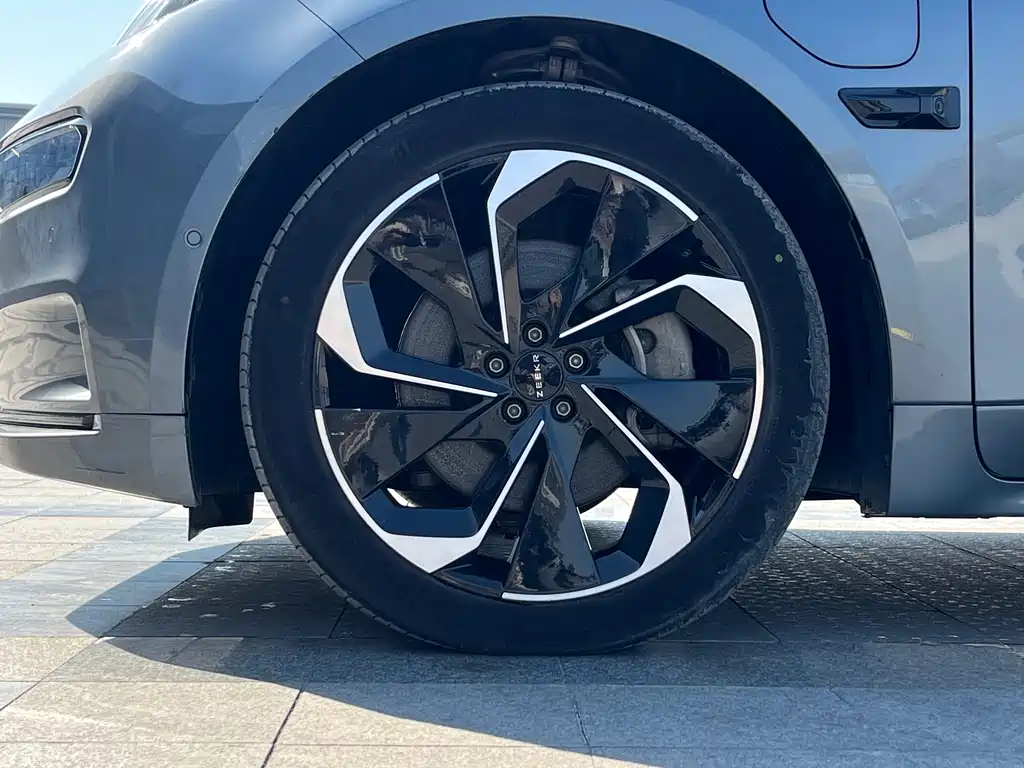 ZEEKR EXTREME KRYPTON 001