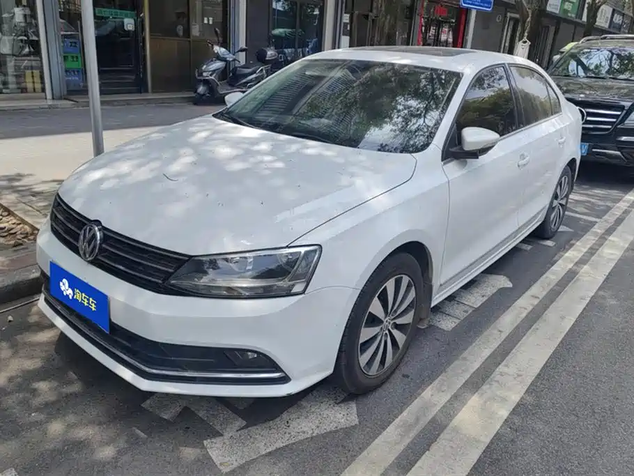 Volkswagen Sagitar 2018 1.6L AT Comfort