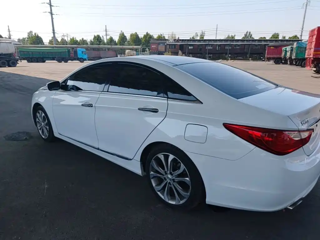 Hyundai Sonata — миниатюра 5