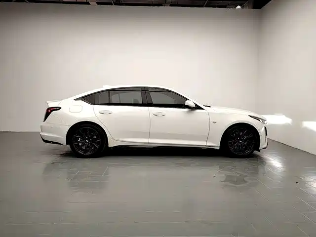 Cadillac CT5 — миниатюра 8