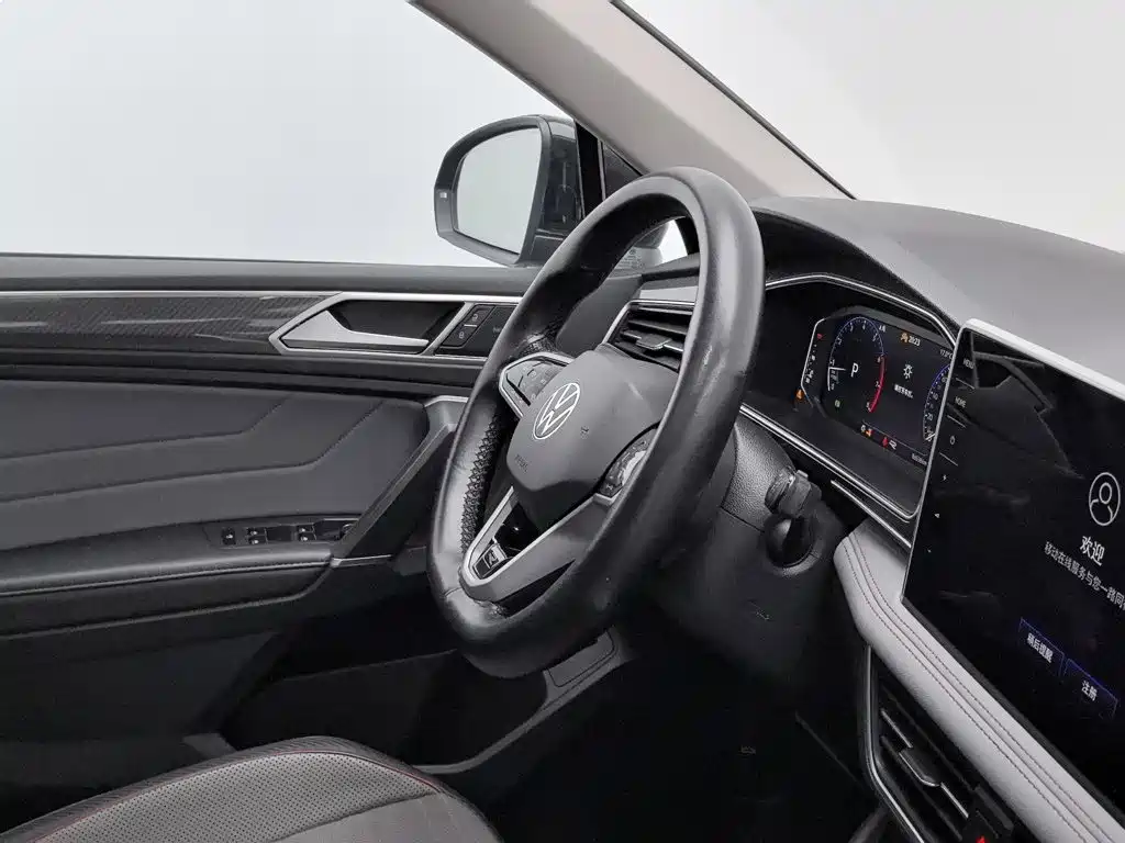 Volkswagen Tiguan L — миниатюра 22