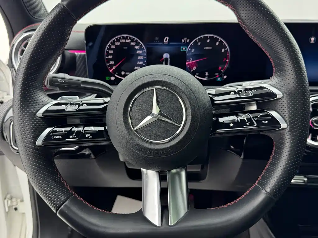 Mercedes-Benz A-Class — миниатюра 10