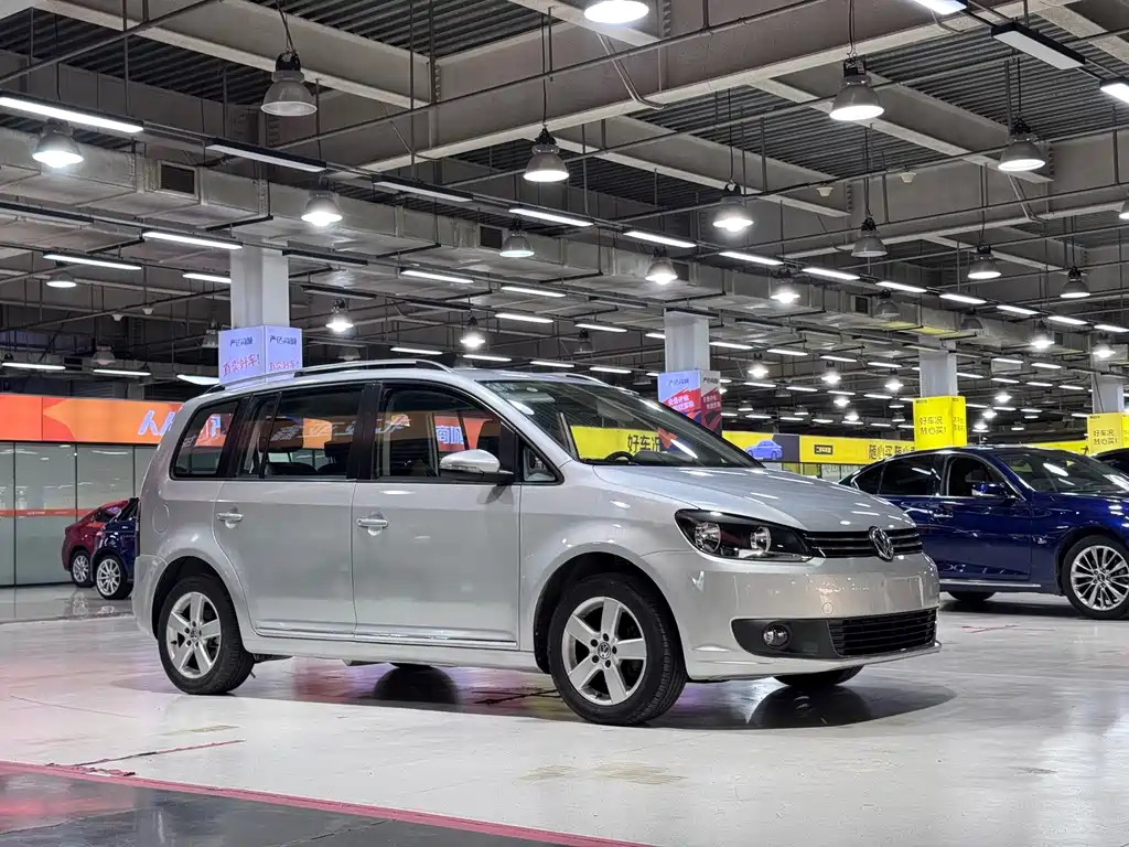 Volkswagen Touran — миниатюра 3