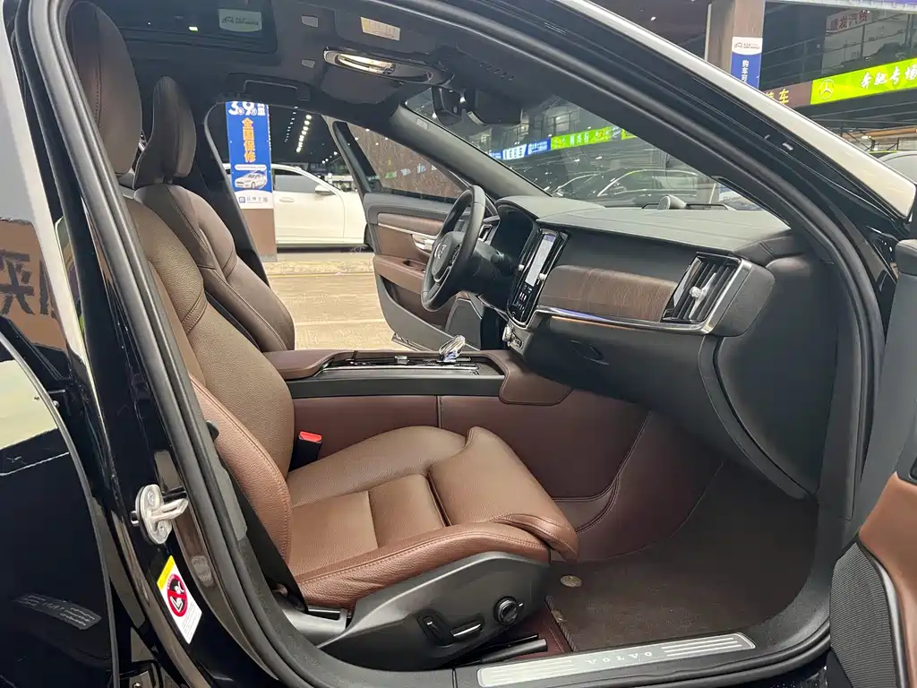 Volvo S90 — миниатюра 13