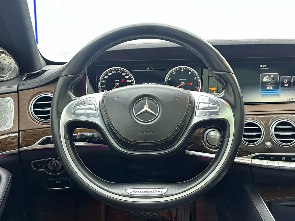 Mercedes-Benz S-Class — миниатюра 11