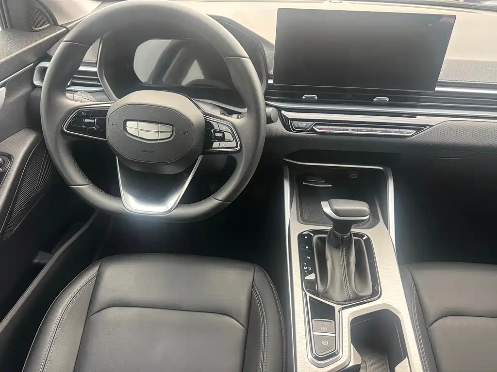Geely Emgrand 2025 4 1.5L CVT
