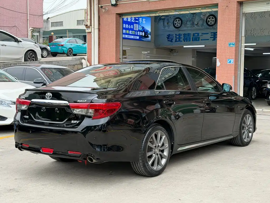 Toyota Reiz 2013 2.5V