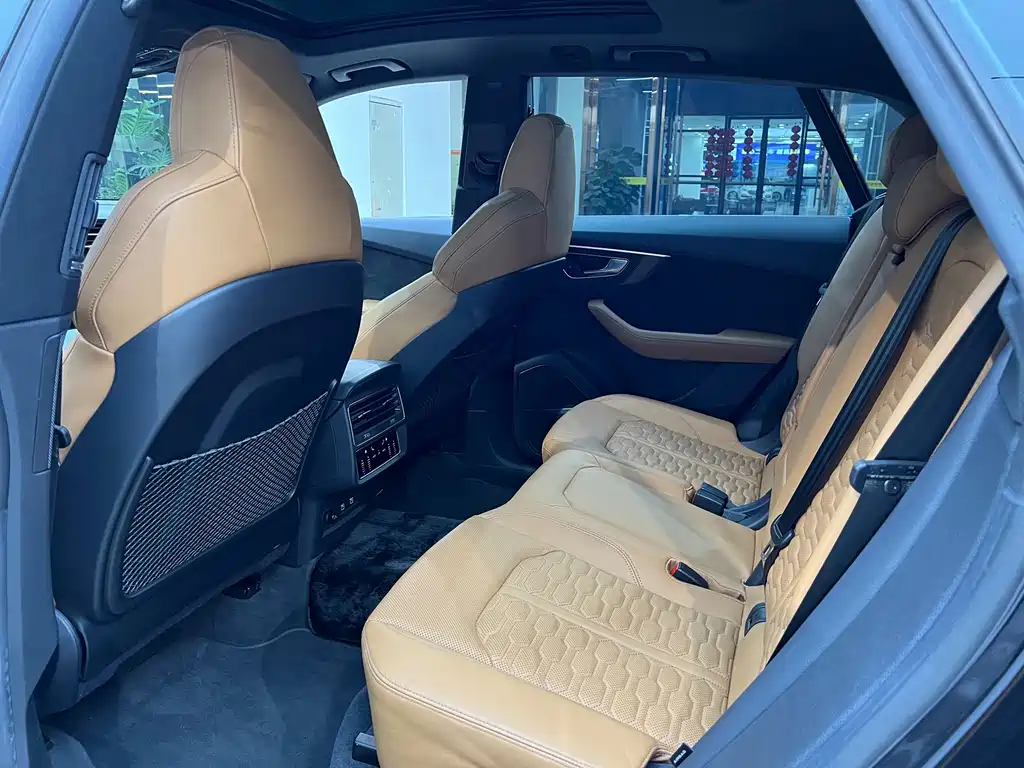 Audi RS Q8 — миниатюра 6