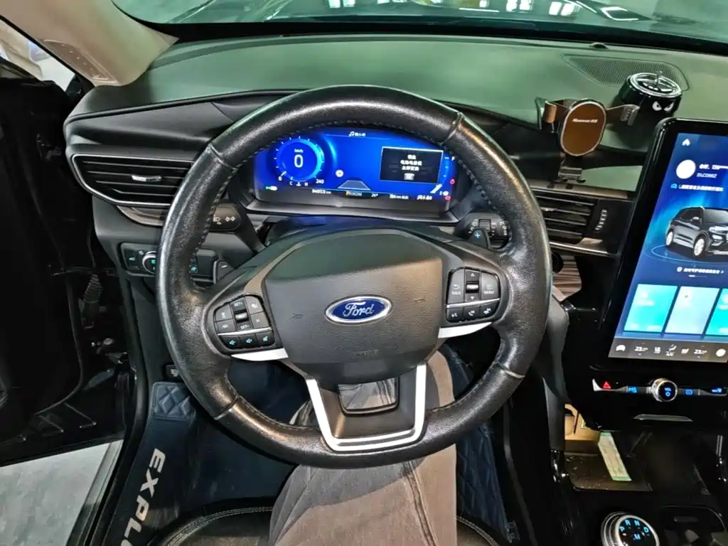 Ford Explorer — миниатюра 11