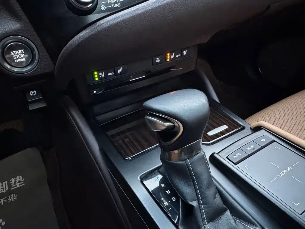 Lexus ES — миниатюра 15