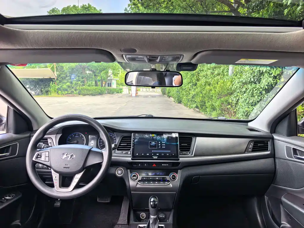 Hyundai Mistra — миниатюра 10