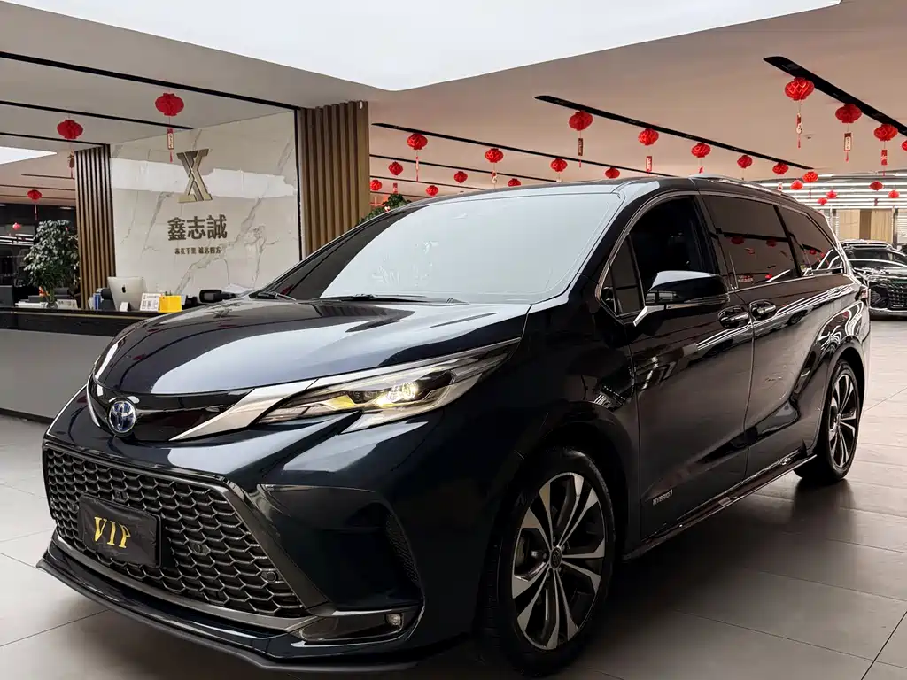 Toyota Granvia 2023