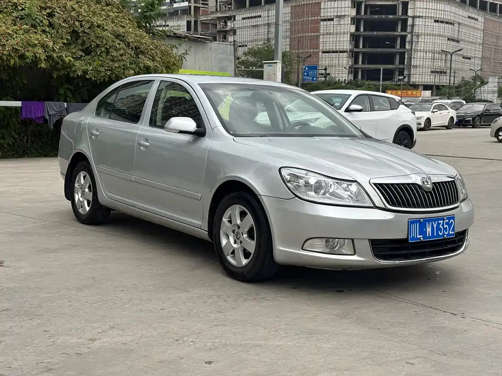 Skoda Octavia 2012 1.6L MT