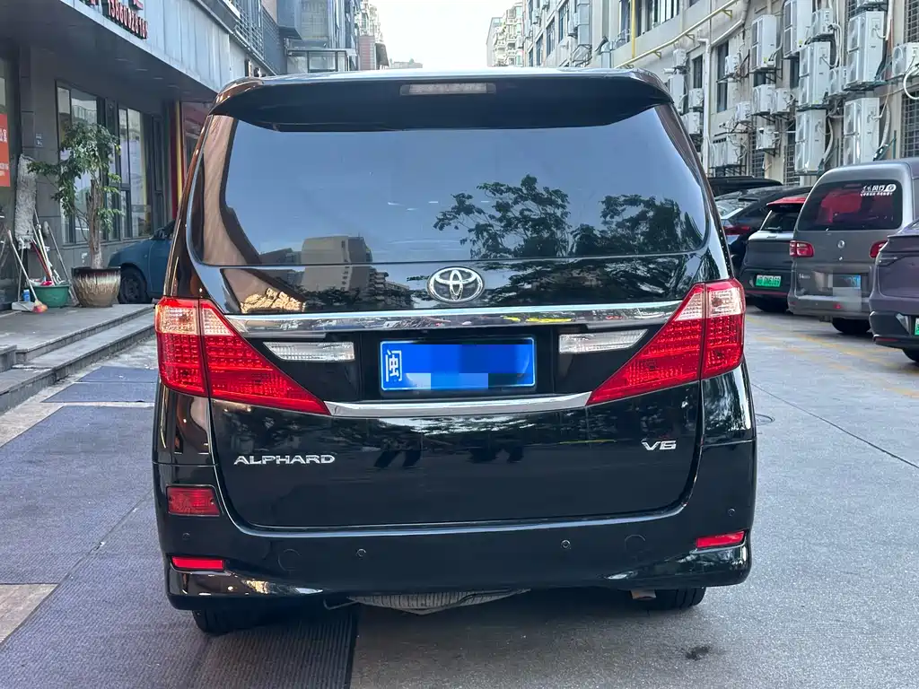 Toyota Alphard 2012 3.5L Luxury