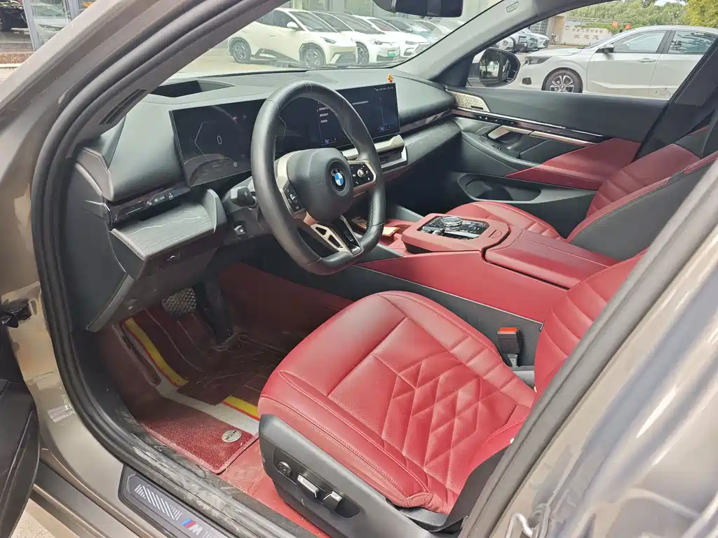 BMW 5 Series — миниатюра 6