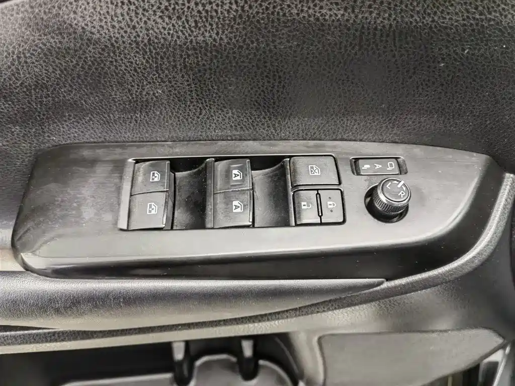 Toyota Highlander 2018 2.0T Luxury 7 мест V