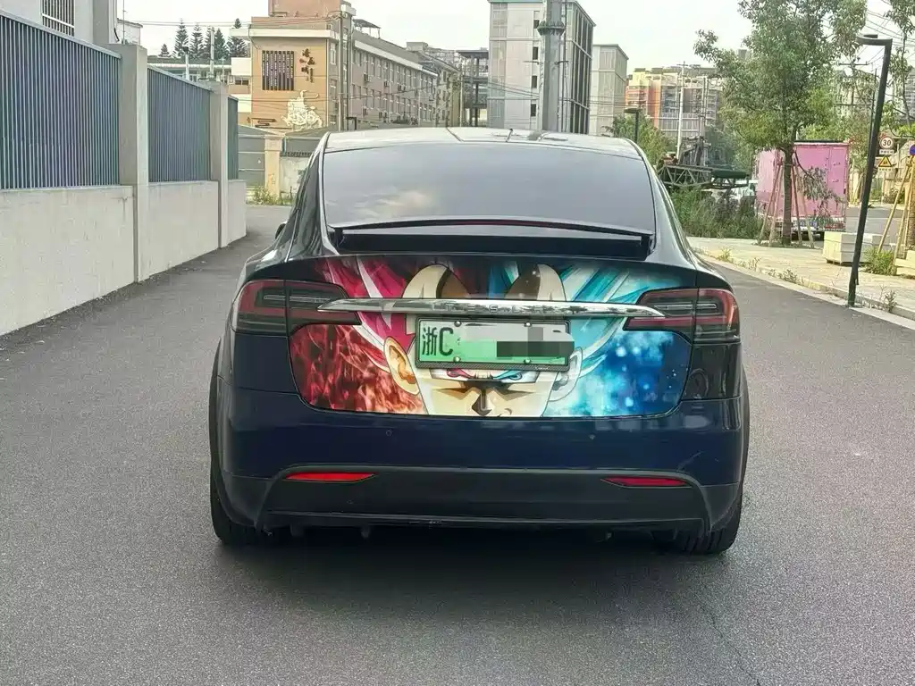 Tesla Model X — миниатюра 8