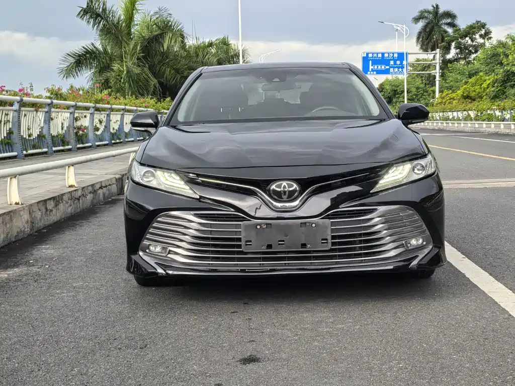 Toyota Camry 2021 2.5G Luxury
