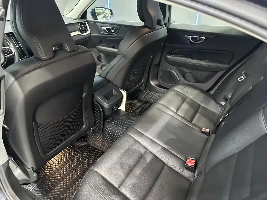 Volvo S60 2022 B4 Luxury