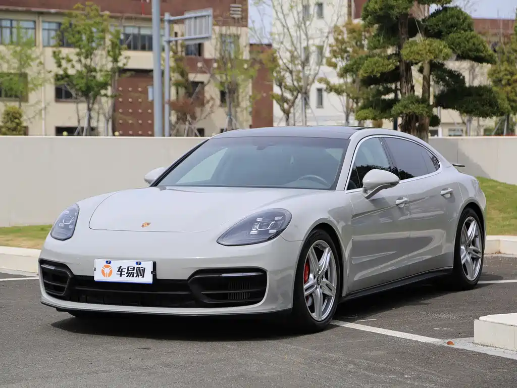 Porsche Panamera 2023