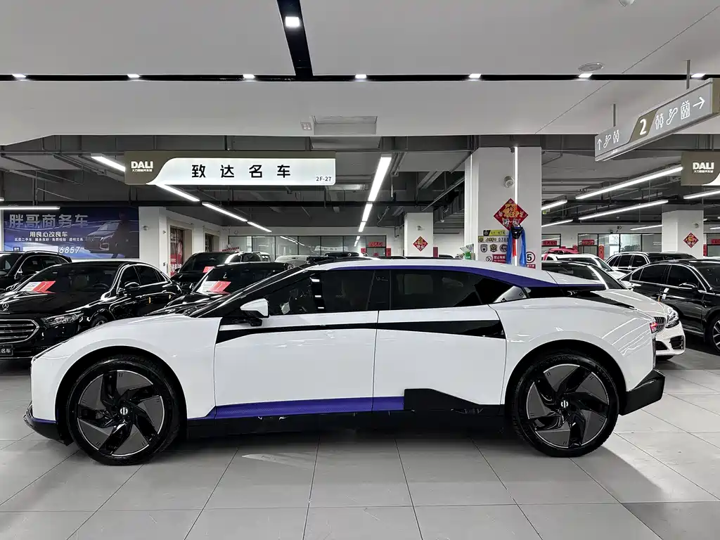 HiPhi HiPhi Z 2023 мест