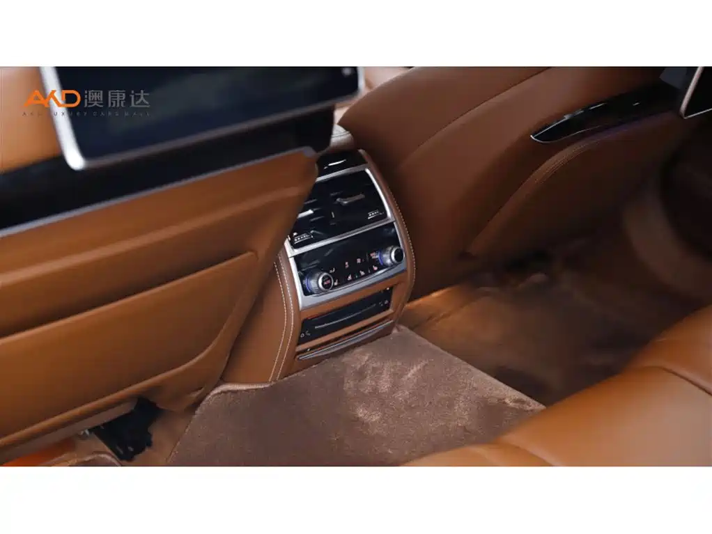 BMW 7 Series — миниатюра 9