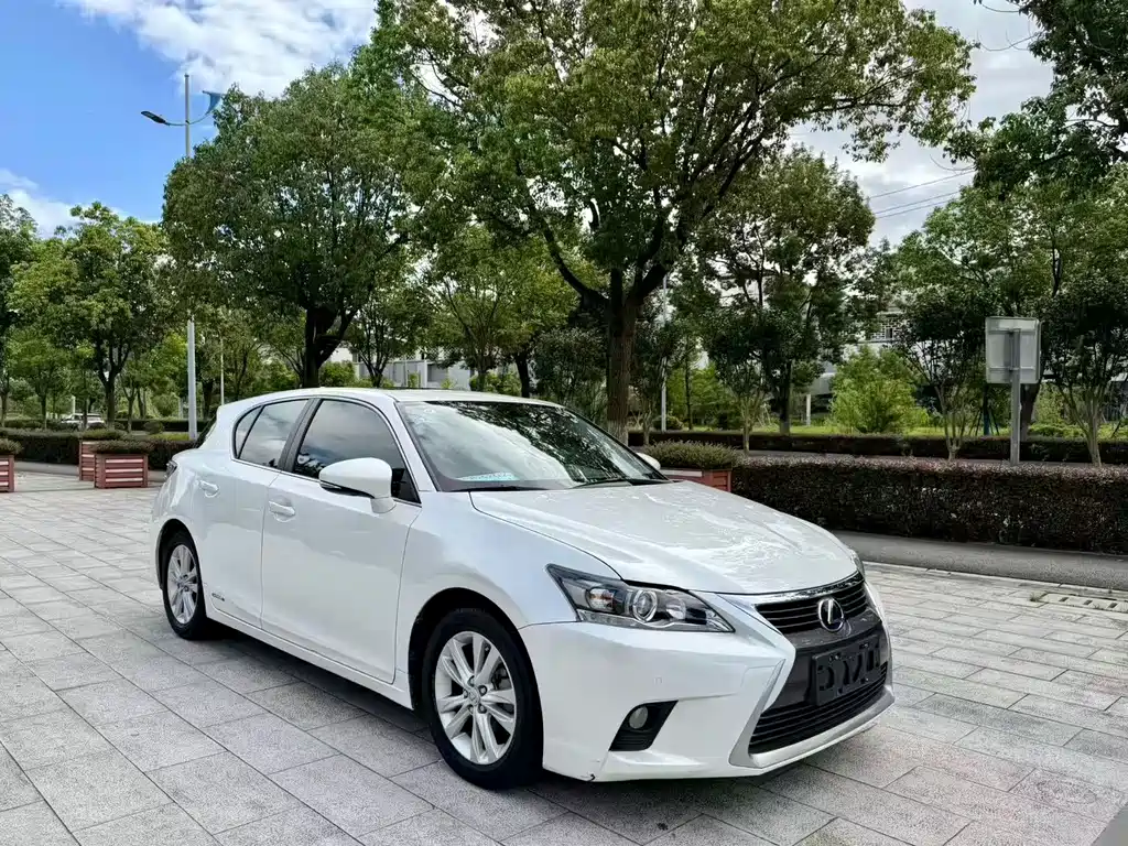 Lexus CT — миниатюра 4