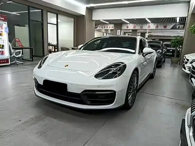 PORSCHE PANAMERA 2021