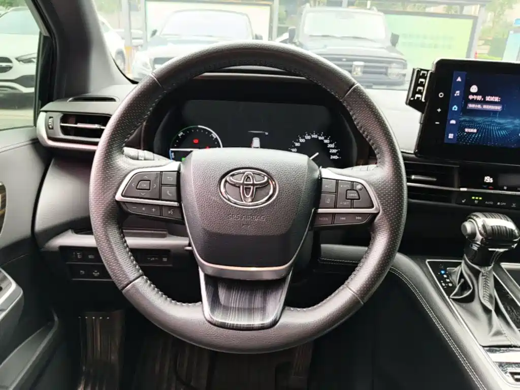 Toyota Sienna — миниатюра 11
