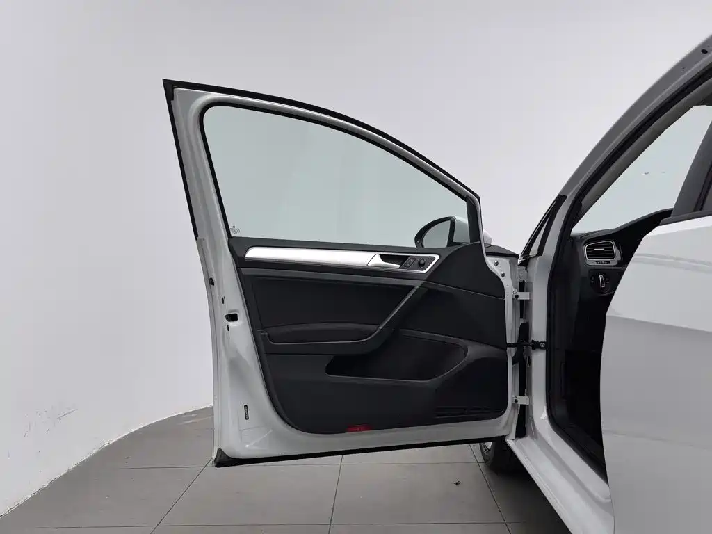 Volkswagen Golf — миниатюра 8