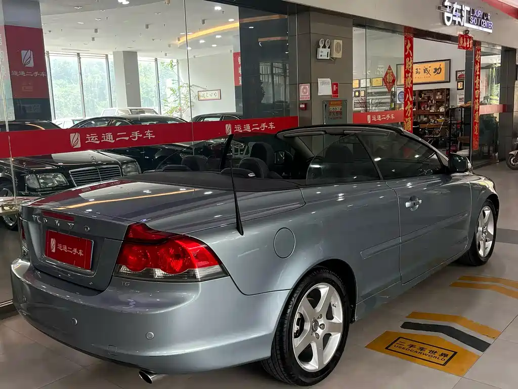 Volvo C70 — миниатюра 3