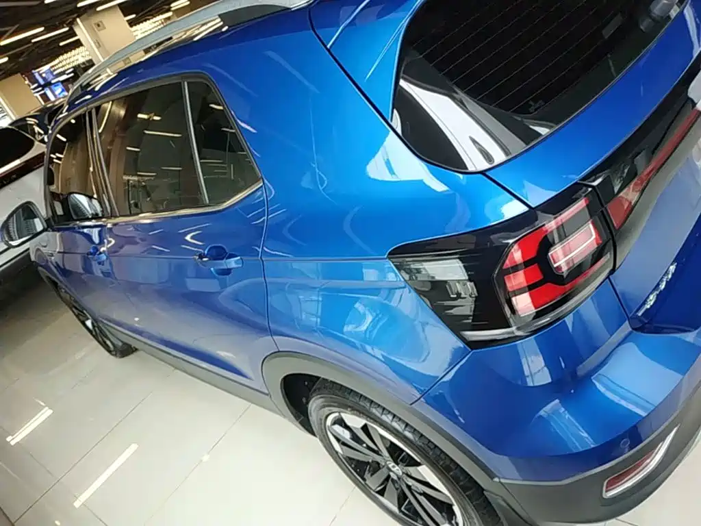 Volkswagen Tacqua 2020 1.5L AT